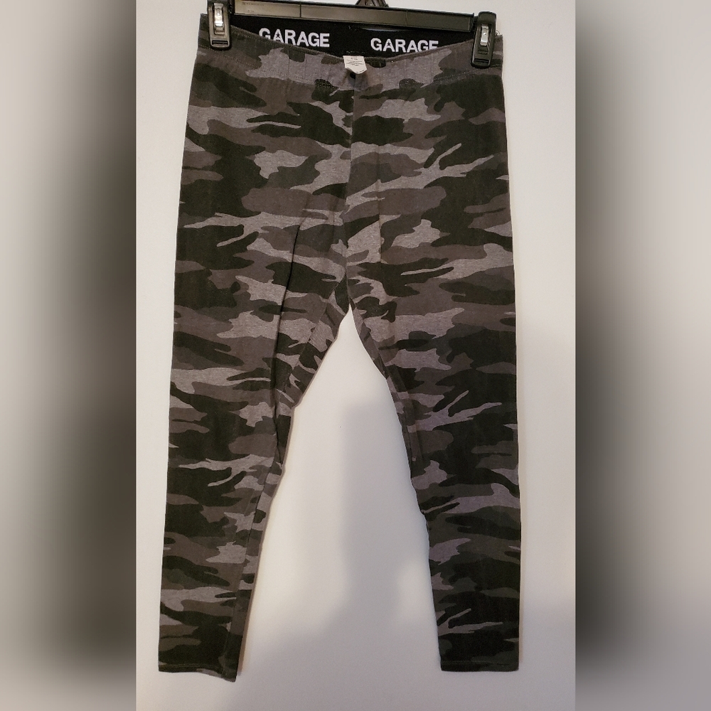 Garage Camo Print Leggings Large
